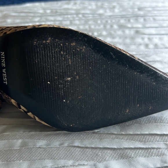 Elegant Snake Print Heels - Picture 3 of 7